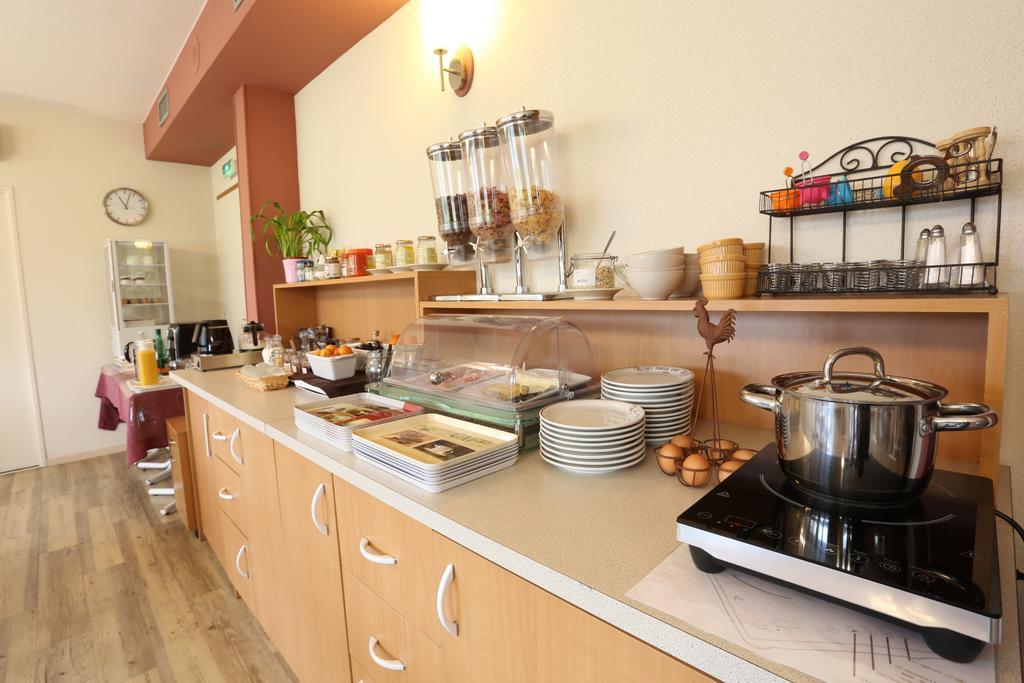 Hotel Restaurant Le Coquelicot Burnhaupt-le-Haut Esterno foto