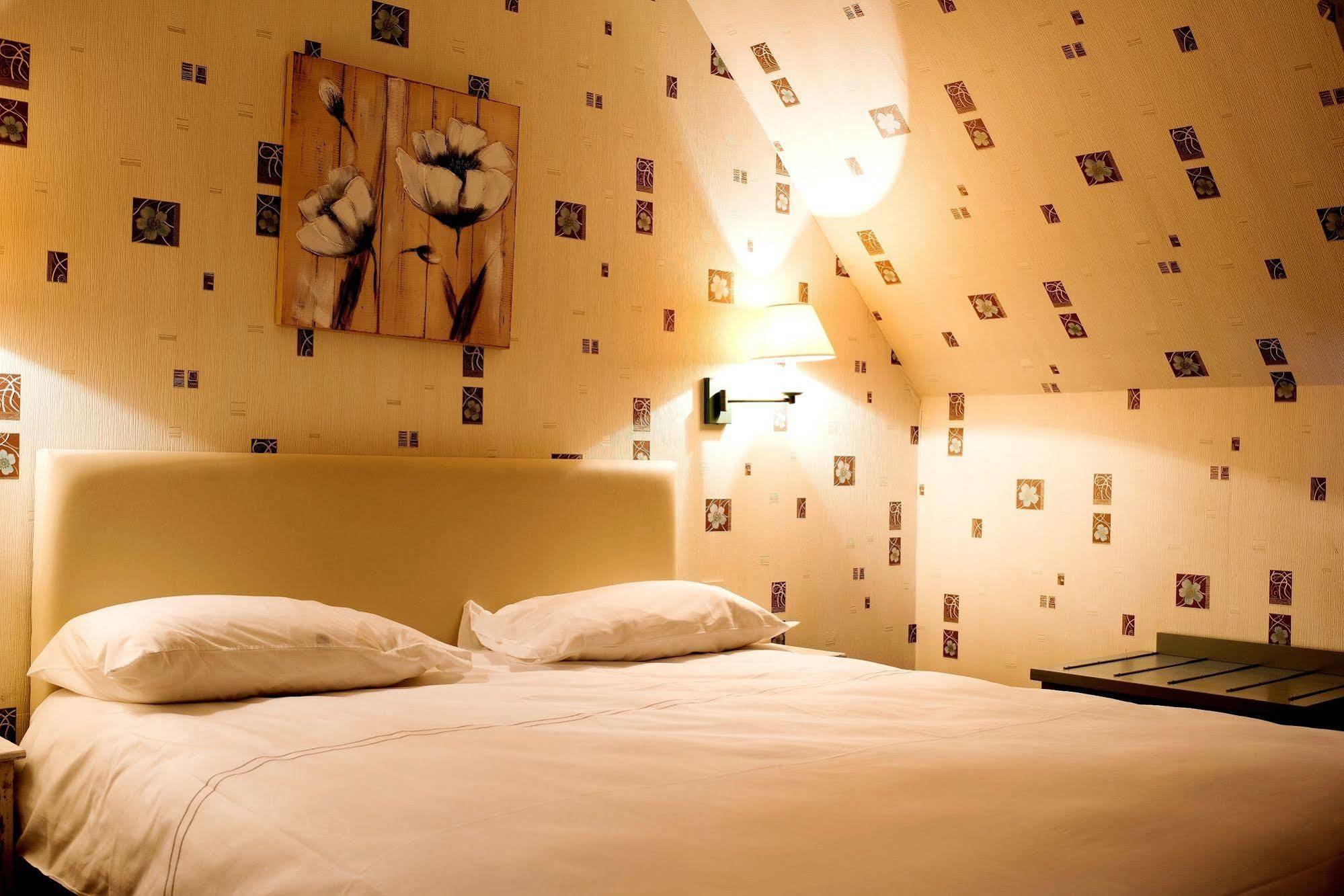 Hotel Restaurant Le Coquelicot Burnhaupt-le-Haut Esterno foto